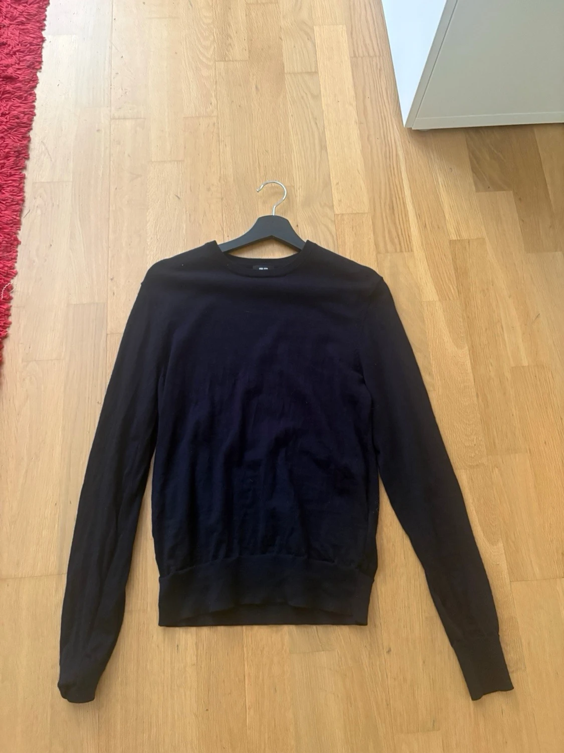 Svart basic långärmad tröja