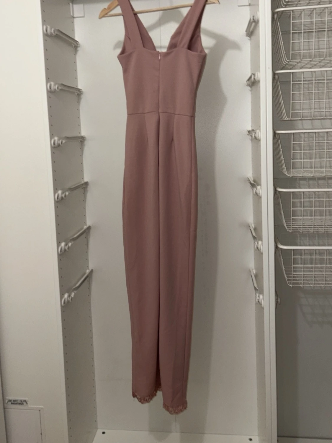 Lång rosa klänning med slits - 1
