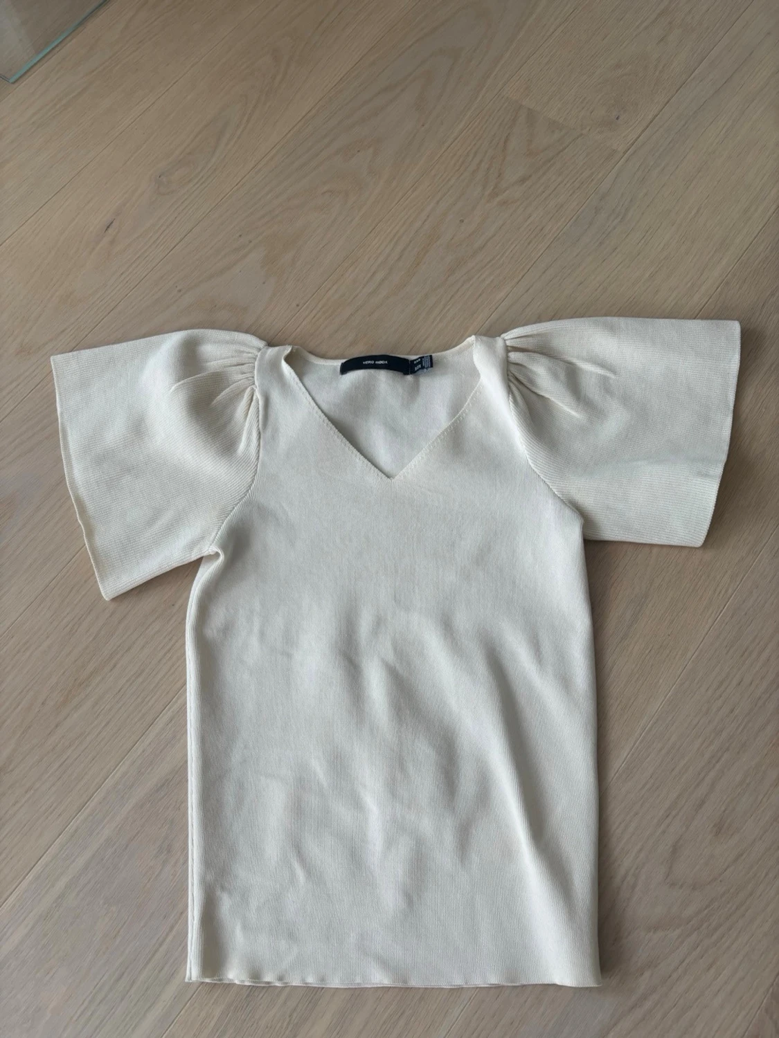 Krämvit topp
