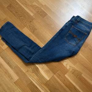 Nudie Jeans Extremt bra skick, inga defekter eller likande🌟 Nypris ligger på cirka 1400kr