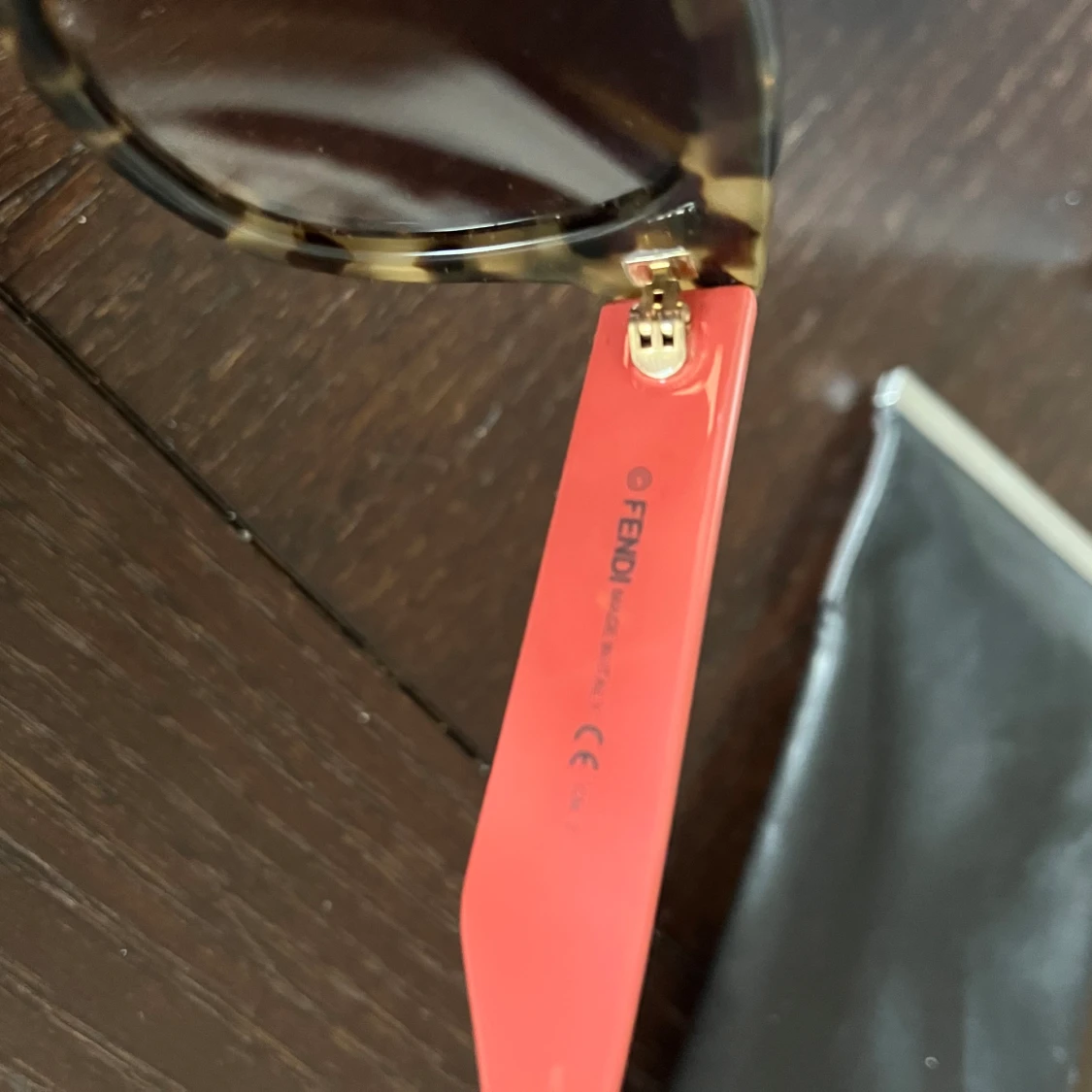 Fendi solglasögon  - 90