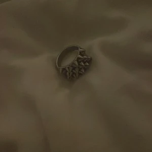 Peek ring från Edblad  - Den är i storlek 19.50 o köpte den i Stockholm 