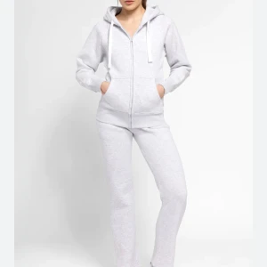 Russemerch setet - S i byxorna och M i koftan 