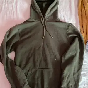 Grön Hoodie från H&M storlek Xs💚