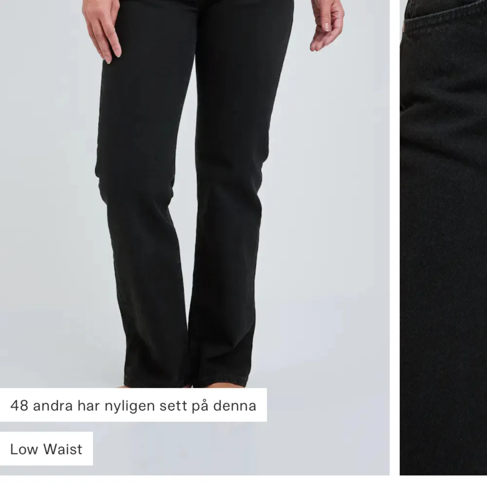 Sjukt populära Bik Bok jeans som tyvärr är lite för små för mig. Använd en gång! Så det finns inga defekter😊 Jeansen är low waist och har storleken W28 L32. Jeans & Byxor.