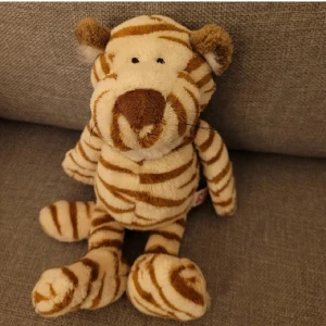 Mjukisdjur - Supergulligt gosedjur från Nici. Nytvättad. Cirka 28cm på längden och ca. 13 cm bred. 💕