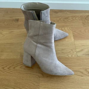 Tiamo stövlar  - Fåtal gånger använda !