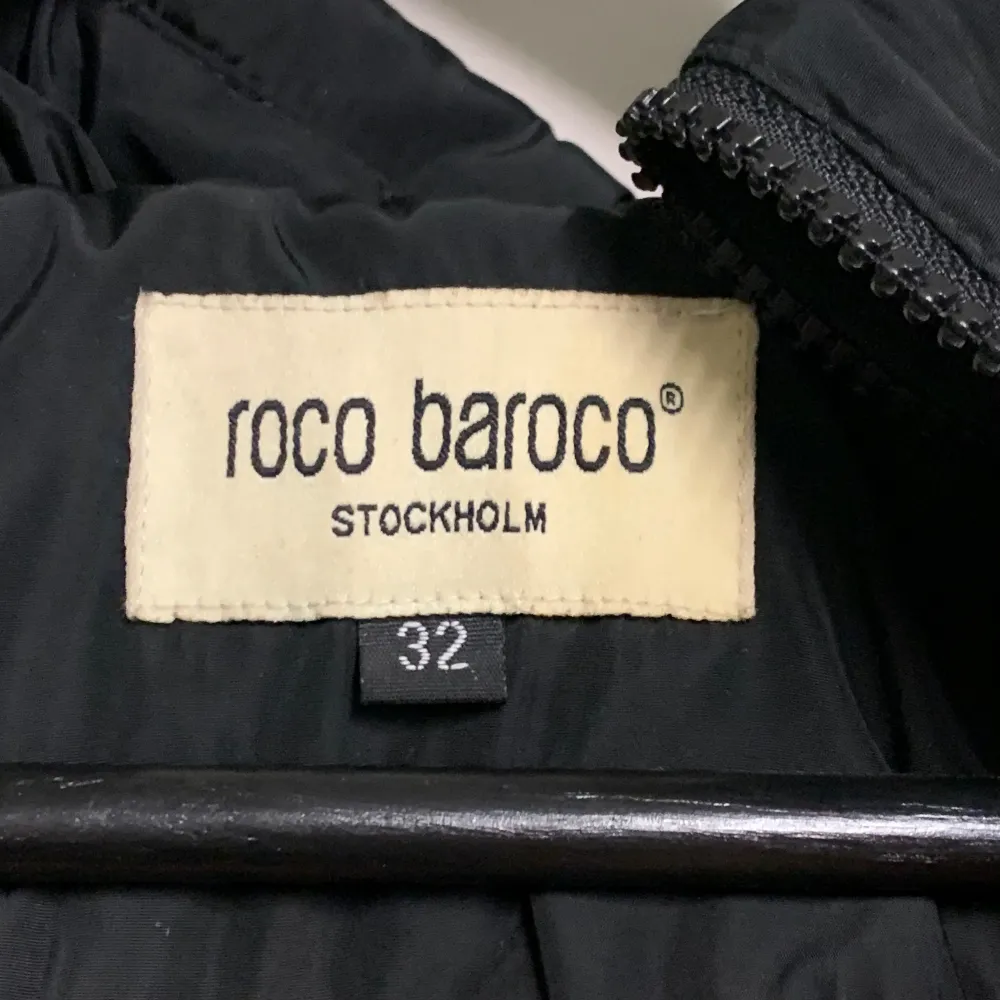 Svart vinterjacka från roco baroco. Jackor.