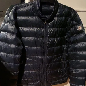 Moncler Acorus - Moncler Acorus Grymt skick, 9/10 flawless. Öppen för trades!