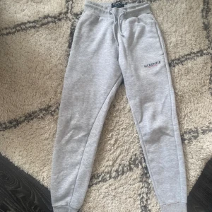 Mckenzie byxor - mckenzie mjukis byxor/ kommer inte till användning fortfarande bekväma och skit snygga 