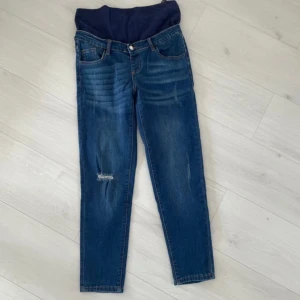 Gravidjeans mammajeans - Aldrig använda gravidjeans storlek S från SHEIN. 