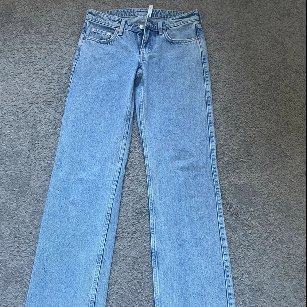 Arrow Weekday jeans som inte är använda 💕. Jeans & Byxor.