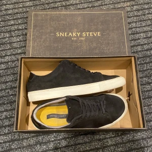 Sneaky Steve  - Fin skor/storlek 41, pris kan diskuteras 