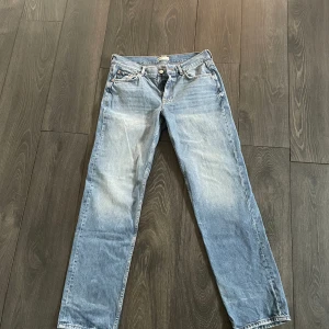 Low waist jeans från gina - Nyskick, knappt använda pga fel storlek