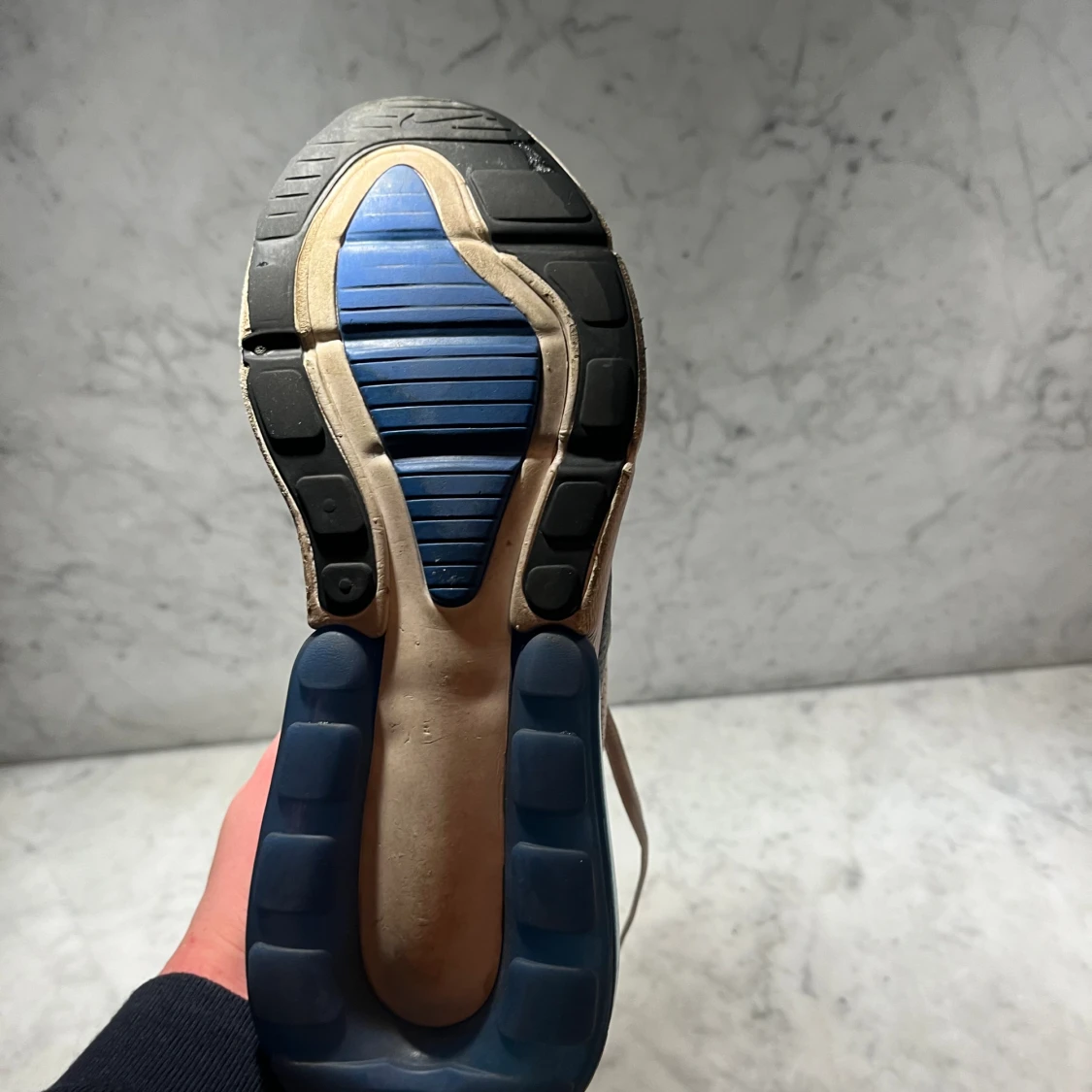 NIKE AIR MAX 270 - 91