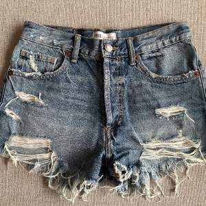 knappt använda zara jeans shorts storlek 34 