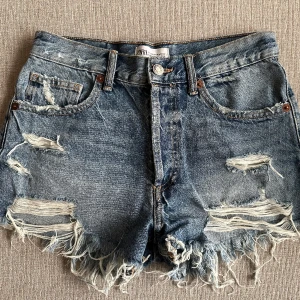 Zara jeansshort 34 - knappt använda zara jeans shorts storlek 34 