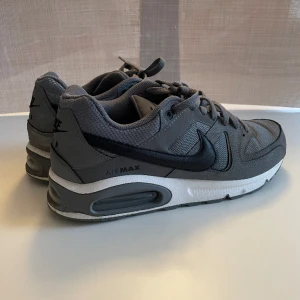 Air Max skor  - Säljer mina air Max då jag inte har någon användning för dom storlek 44/5
