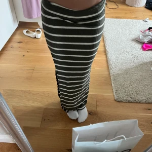 Långkjol  - Långkjol från bershka 