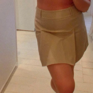 Kjol & Other Stories - Använd 1 gång  Strl 40 W 42 L 40