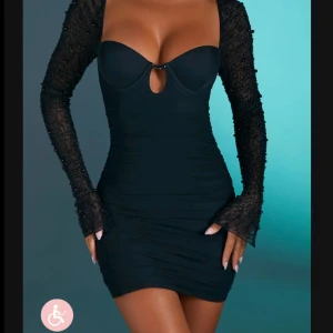 Oh polly dress - Jättefin klänning som endast är använd 2 gånger, bra skick. Passar mig som är en XS-S 