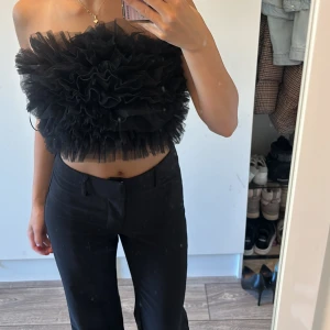 Zara topp  - Så snygg och festlig topp från zara! Aldrig använd och med prislapp kvar✨