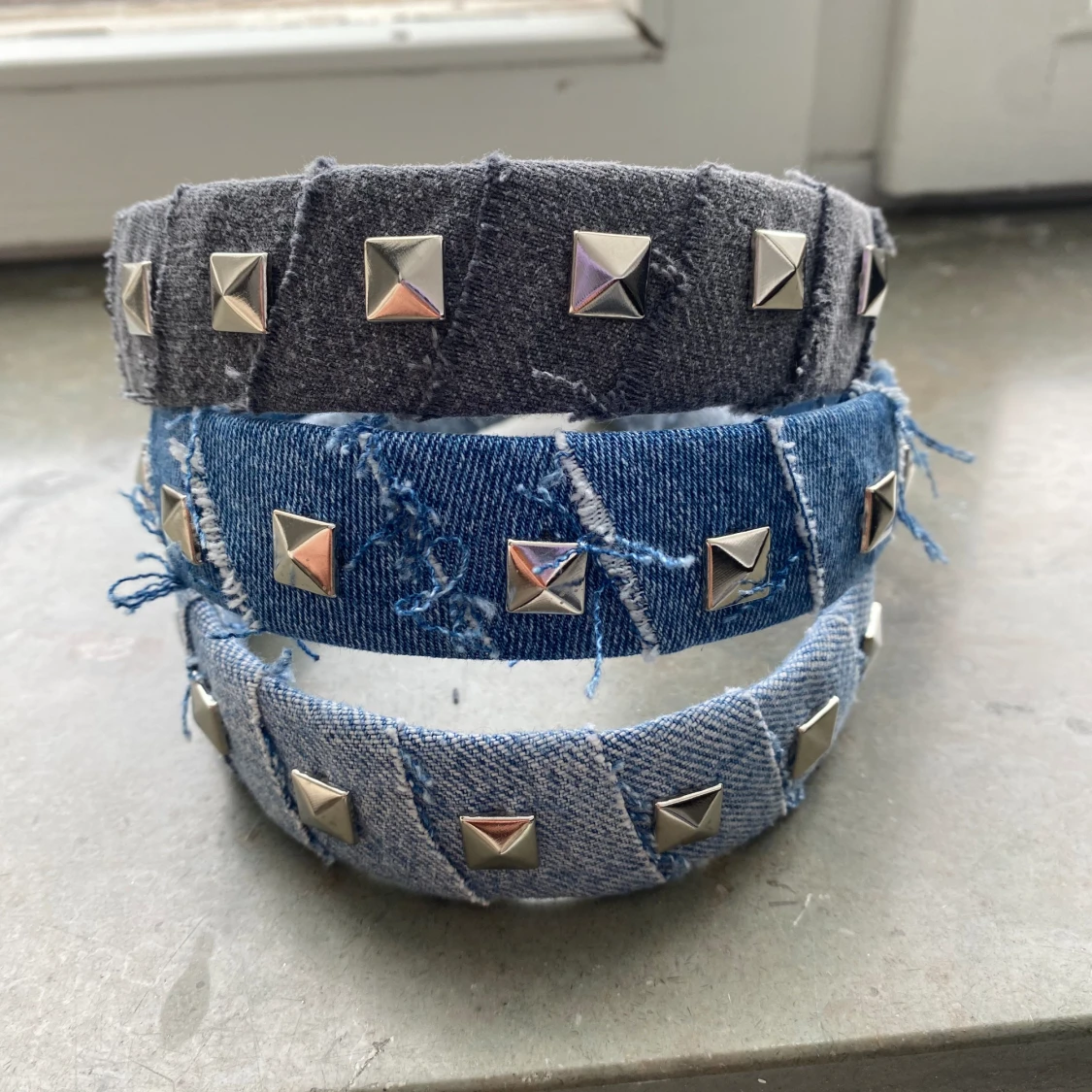 Diadem med studs - 91