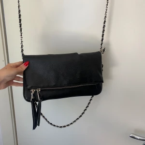 Zadig liknande väska - Super fin väska som liknar zadig! Många praktiska fack!🫶🏼