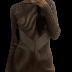 Klänning midi - Midi klänning ribbstickad från NA-KD. Storlek XS. Brun. 