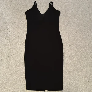 Tajt klänning  - Svart tajt klänning i storlek xs. Använt endast 1 gång. I bra skick! 