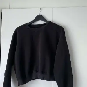 Lager 157 sweatshirt som inte längre kommer till användning för mig då jag har fler svarta liknade tröjor