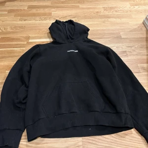 hoodie  - hoodie från mckenzie, använd fåtal gånger, storlek L