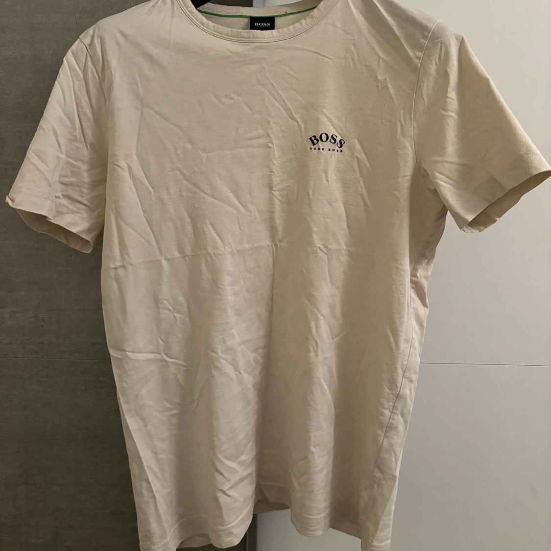 3 Hugo Boss T shirts