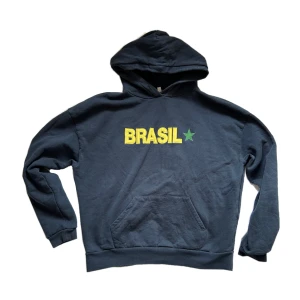 Hoodie - Nice oversized hoodie köpt i Spanien från märket subdued, i storlek M💕 