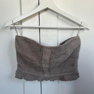 Zara topp - Säljer denna tubtopp från zara! Säljer pga att jag slutat använda den!🩷