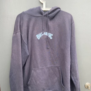 Billabong Hoodir - Mörkblå Billabong hoodie i strlk M Vintage/retro hoodie  Perfekt skick