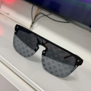 LV GLASSÖGON - Helt nya, dm för bättre pris 