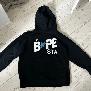 Bape hoodie - Bape hoodie storlek M Lite för liten på mig som är 186