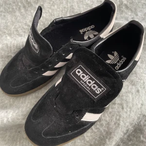 Adidas Spezial Svart - Säljer dessa för dem aldrig kommit till användning, skosnöre borta skicka 10/10 Pris kan diskuteras 