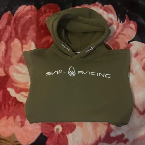 Sail Racing hoodie - Toppen skick på Sail racing hoodie