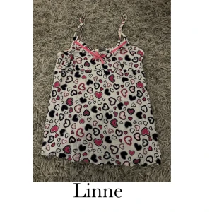 Linne  - Säljer detta linne för att jag inte använder det. Det är i bra skick.🥰