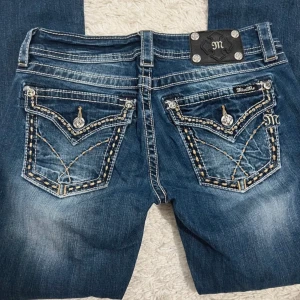 Miss me bootcut jeans  - Jättebra skick 🤍 Innerben-81cm Midja-80cm Priset är det lägsta jag kan gå