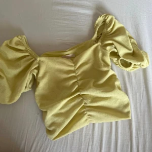 Gul topp - Gul topp från hm💞💞💞