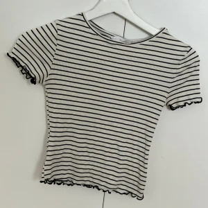 Randig top - Aldrig använt, köpt från mango 