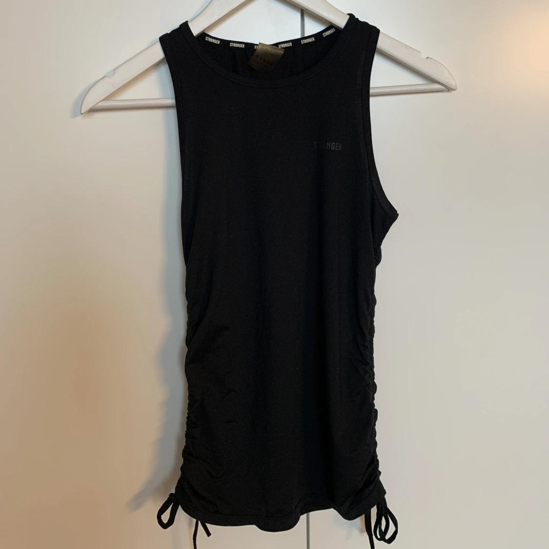 Träningslinne med detalj