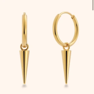 Edblad peak örhängen - Säljer dessa populära örhängen då de inte kommer till användning längre!