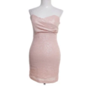 Klänning - Jättefin klänning men kommer inte till användning💕