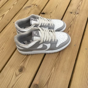 Nike SB dunk, AA-kopior  - Säljer mina AA-kopior, då jag inte får användning av dem längre. Använd fåtal gånger så i väldigt bra skick.