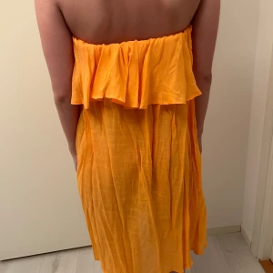 Klänning - Söt oroande klänning. Skrynklig på bilden men det går att stryka. Kommer inte till användning 💗