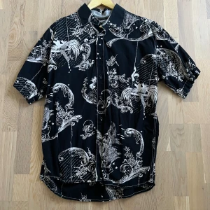 Fest skjorta kortärmad  - Storlek XL br skick 